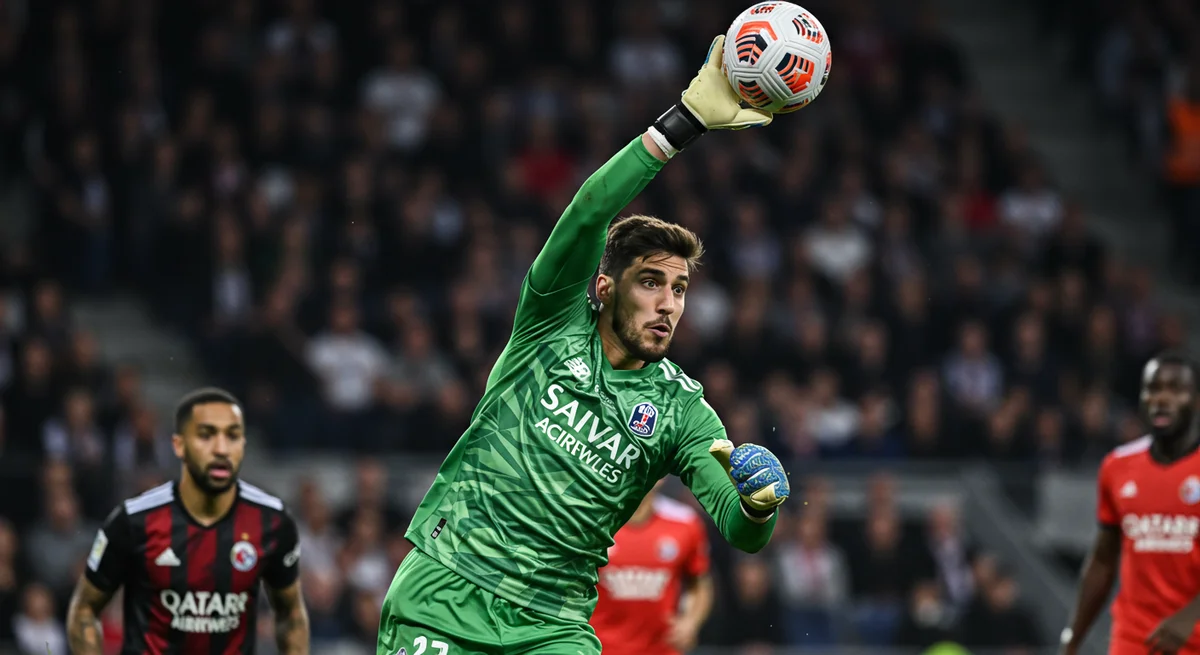 Chelsea ve Real Madrid'i Solladı: Newcastle, Kaleci Ewen Jaouen İçin 28.5 Milyon Euro'luk Dev Anlaşmayı İmzaladı!