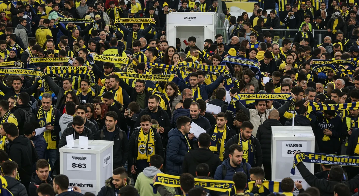 Fenerbahçe'de Tarihi Başkanlık Seçimi: Sandıklar Açıldı, Gözler Sonuçlarda!