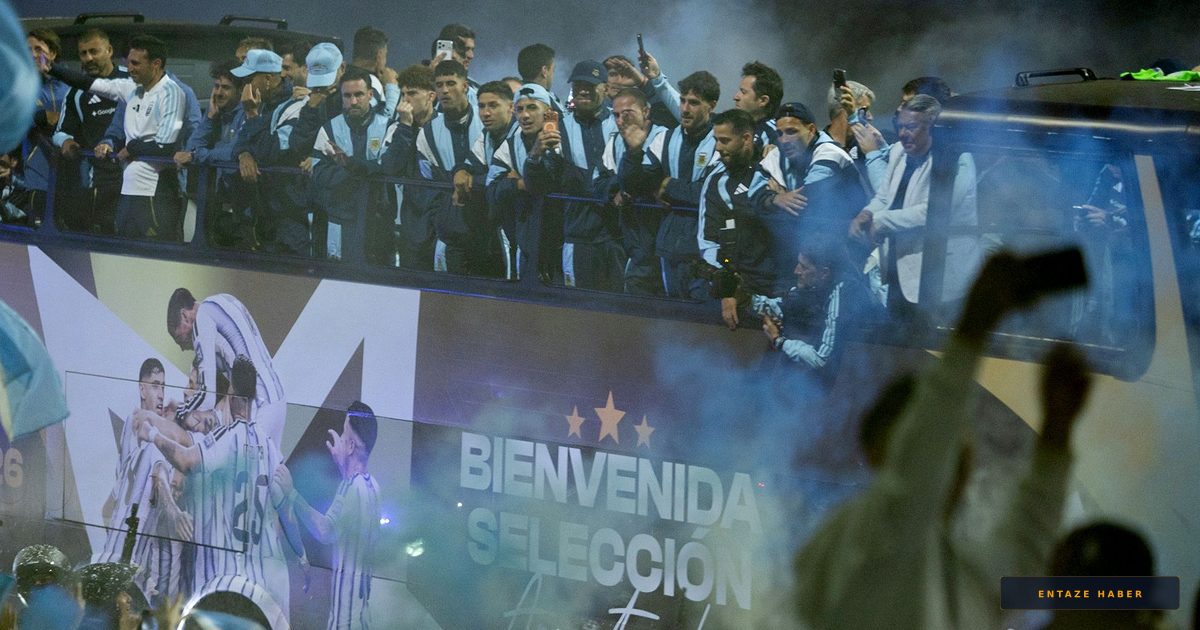 Arjantin’de Hüzünlü Dönüş: Messi Törene Katılmadı, Taraftarlar Milli Takımı Bağrına Bastı
