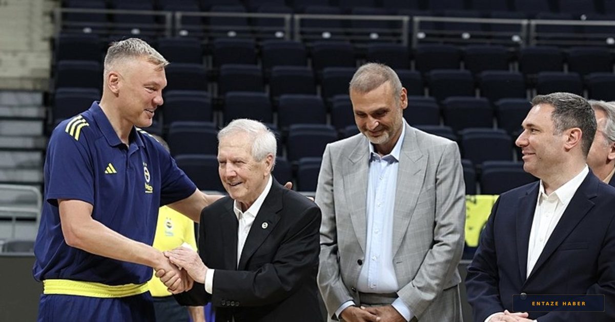 Final Serisi Öncesi Dev Destek: Aziz Yıldırım Fenerbahçe Beko’yu Ziyaret Etti