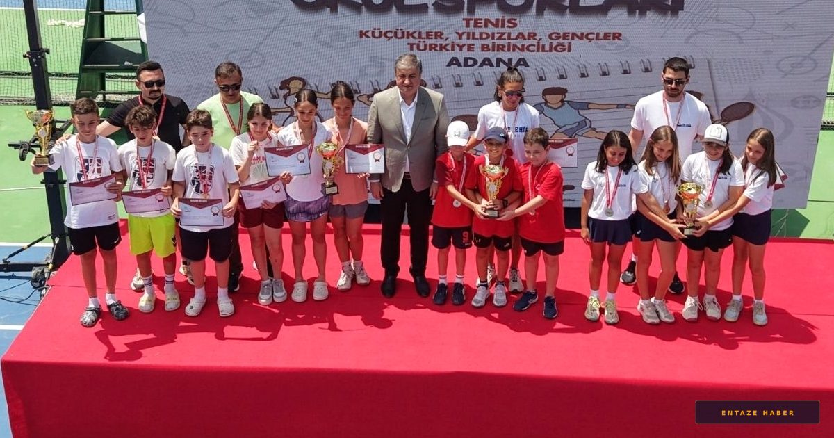 Adana'nın Tenis Şöleni: Geleceğin Yıldızları Kortlarda Fırtına Gibi Esti